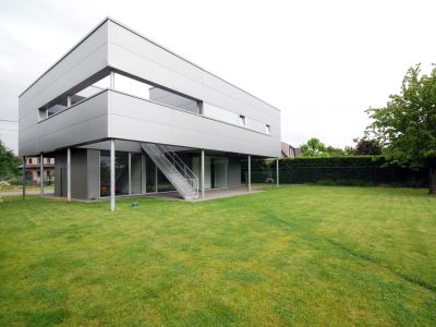 Logement avec hangar